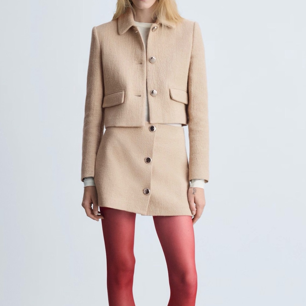 Mango Beige Textured Cropped Blazer and Mini Skirt set. (NEW)